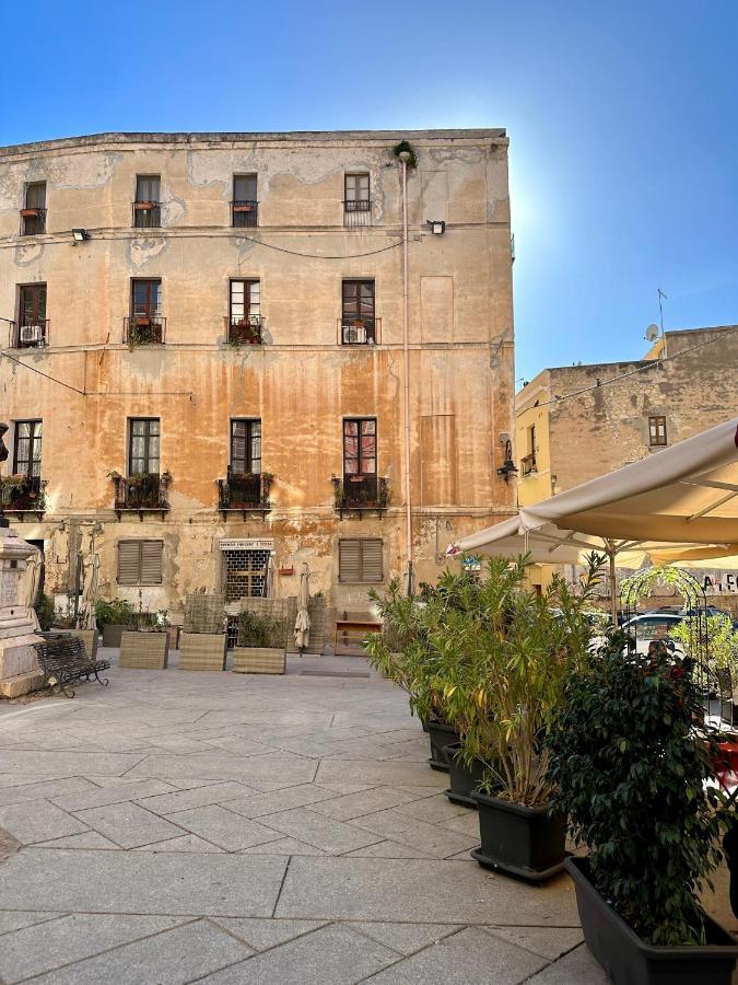 Hotel Piazza Carlo Alberto Cagliari Esterno foto