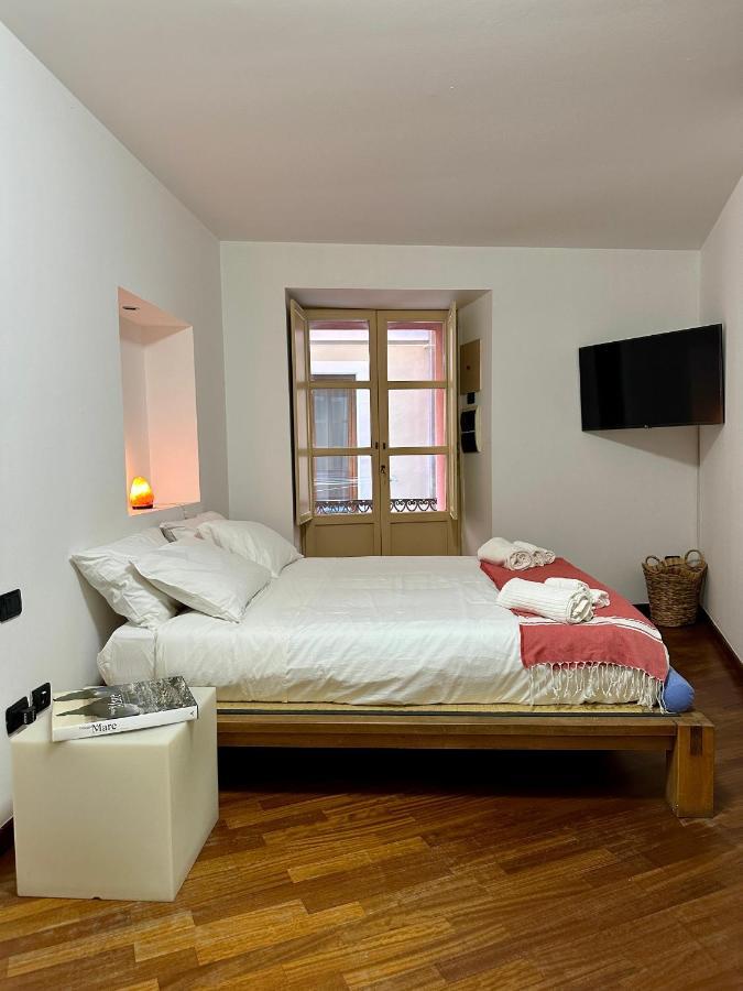 Hotel Piazza Carlo Alberto Cagliari Esterno foto